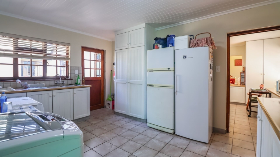 5 Bedroom Property for Sale in Stilbaai Wes Western Cape